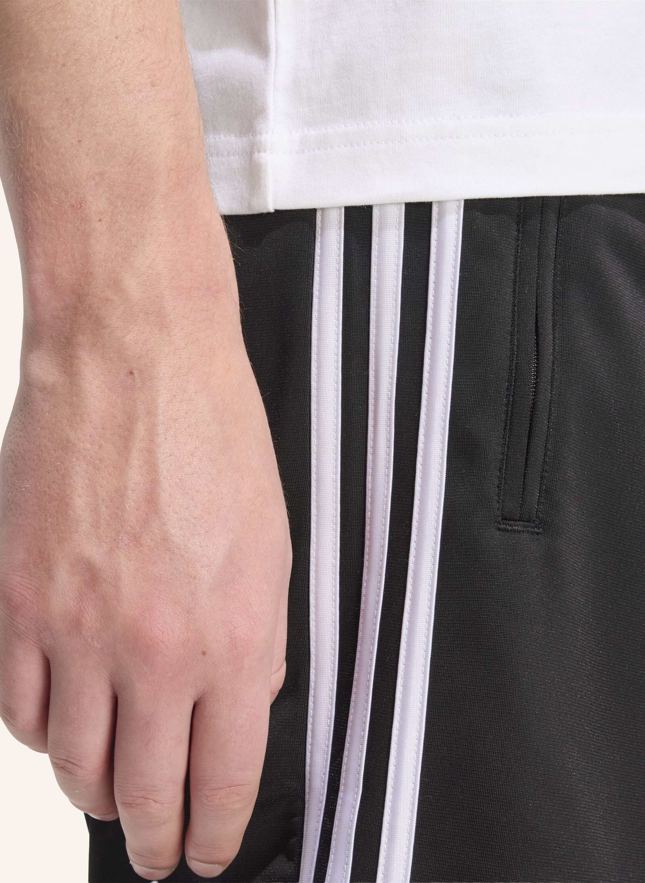 Thumbnail - Adidas Originals Firebird Shorts schwarz