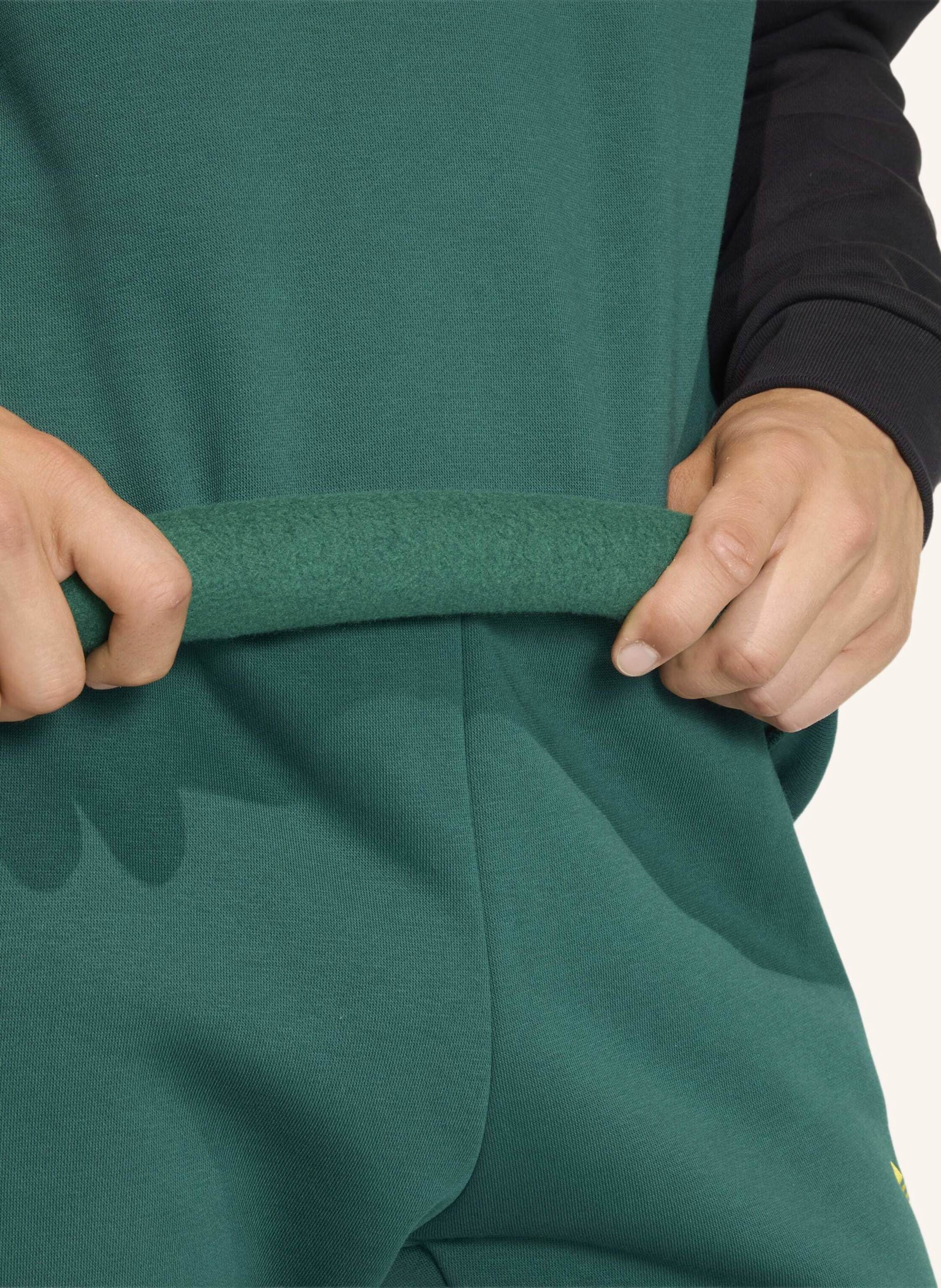 Thumbnail - Adidas Originals Chest Stripes Crewneck Sweatshirt gruen