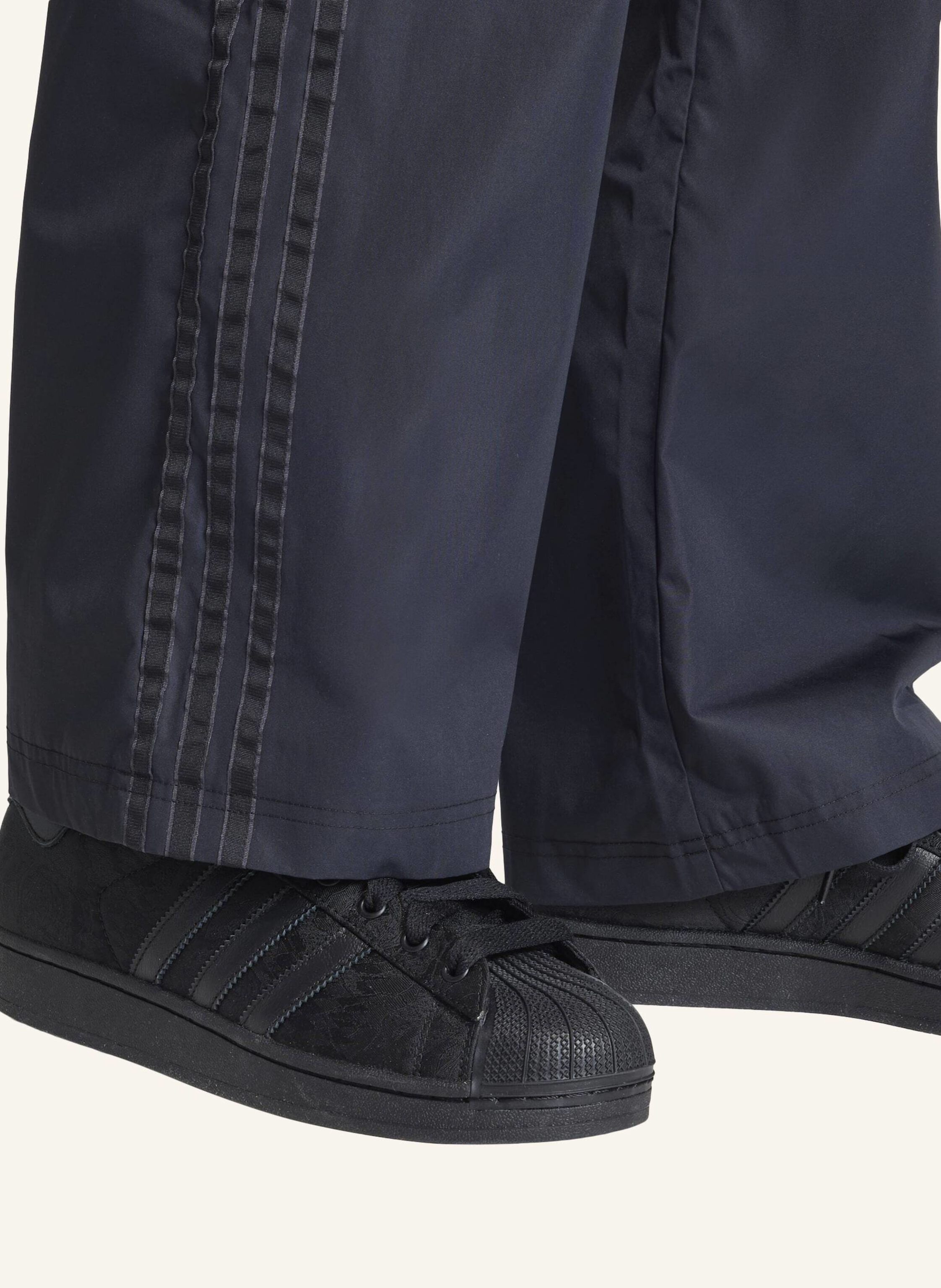 Thumbnail - Adidas Originals Sst Trainingshose schwarz