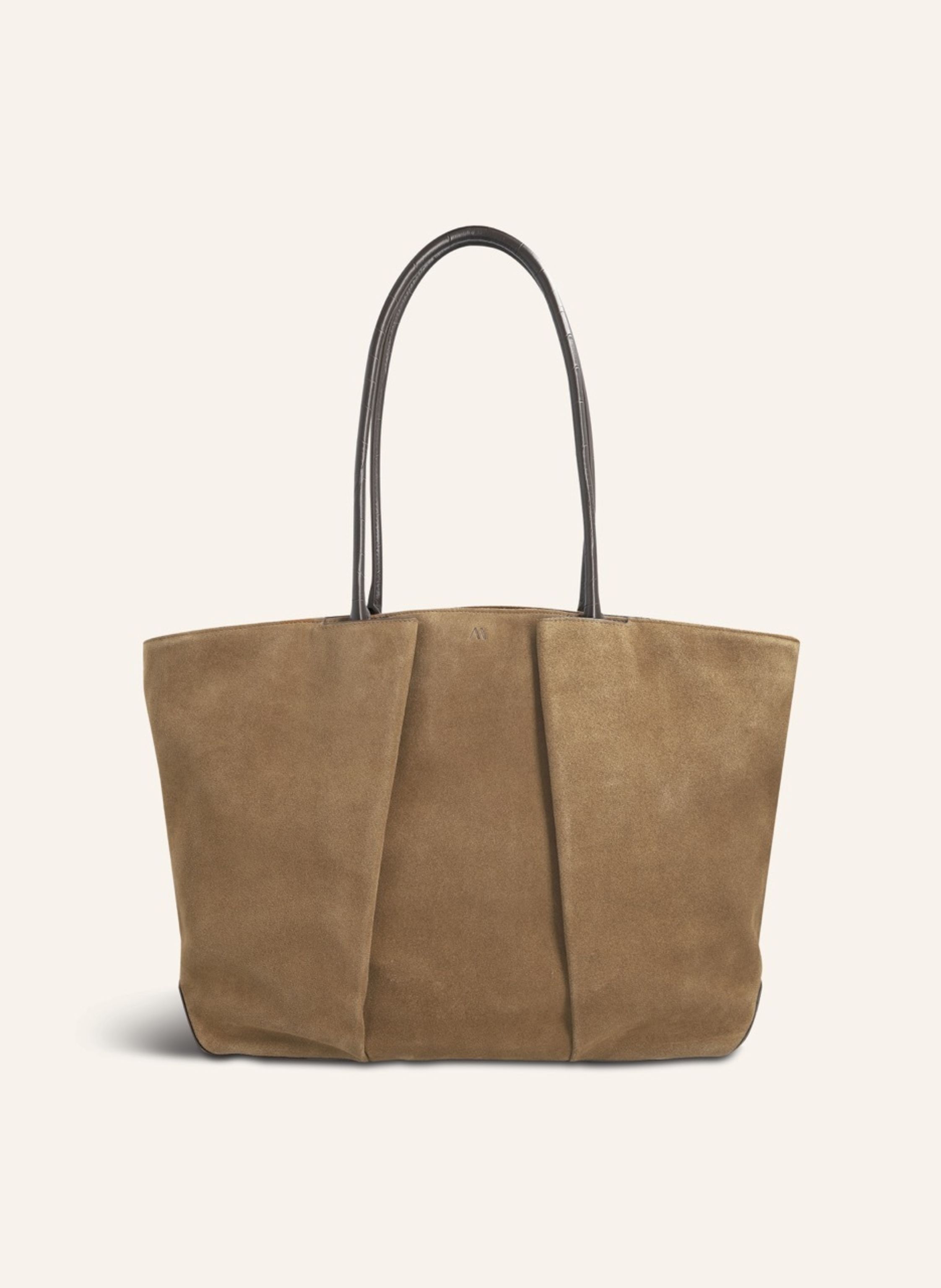 Kaai Die Horizon ist die geräumigste Tasche der KAAI Kollektion und verfügt über ein gepolstertes Fach für Ihren 16 Zoll Laptop. Die geräumige und elegante Tasche ist aus weichen italienischen Leder gefert in ecru