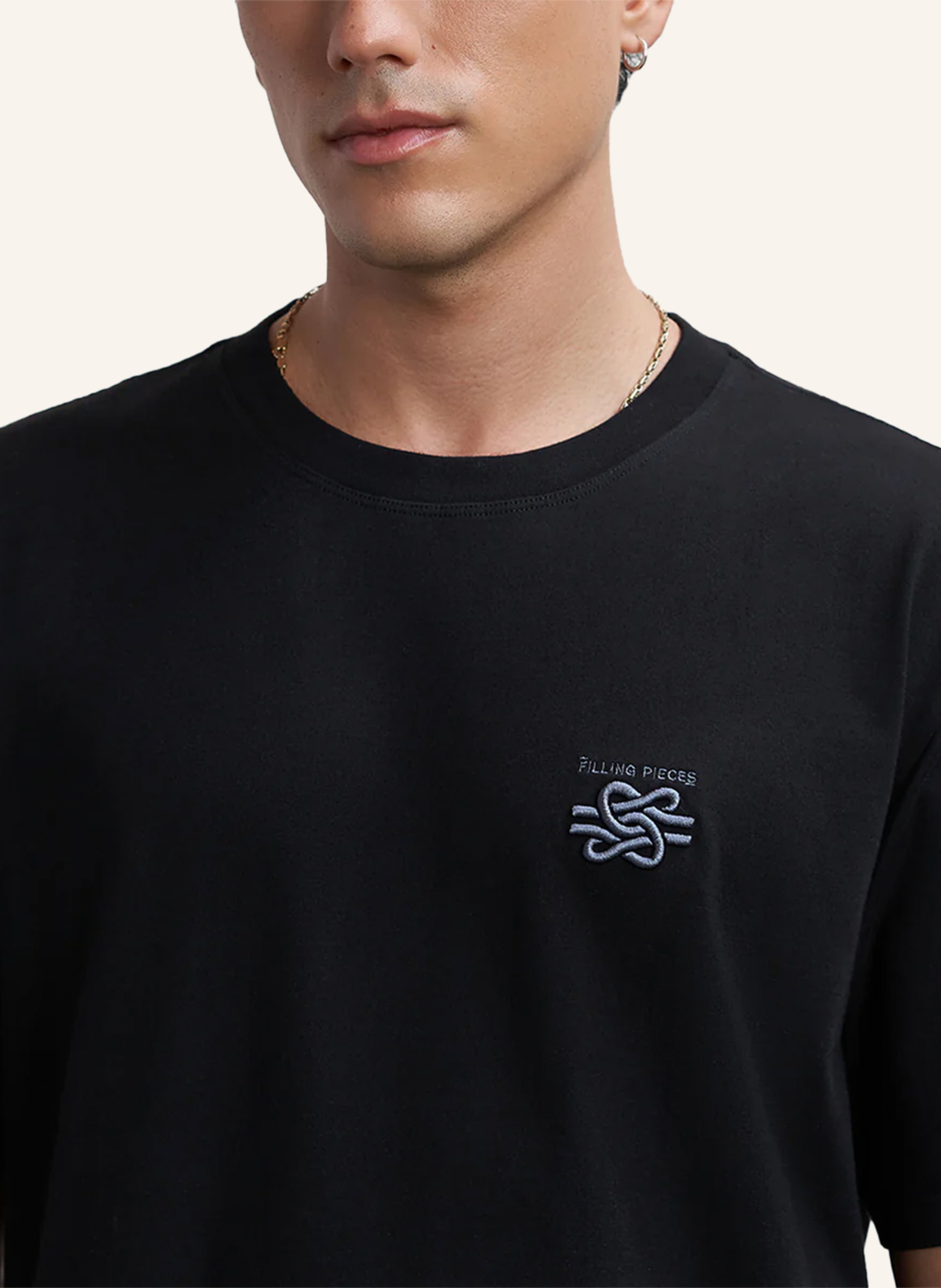 Thumbnail - Filling Pieces T-Shirt Embroidered Knot schwarz