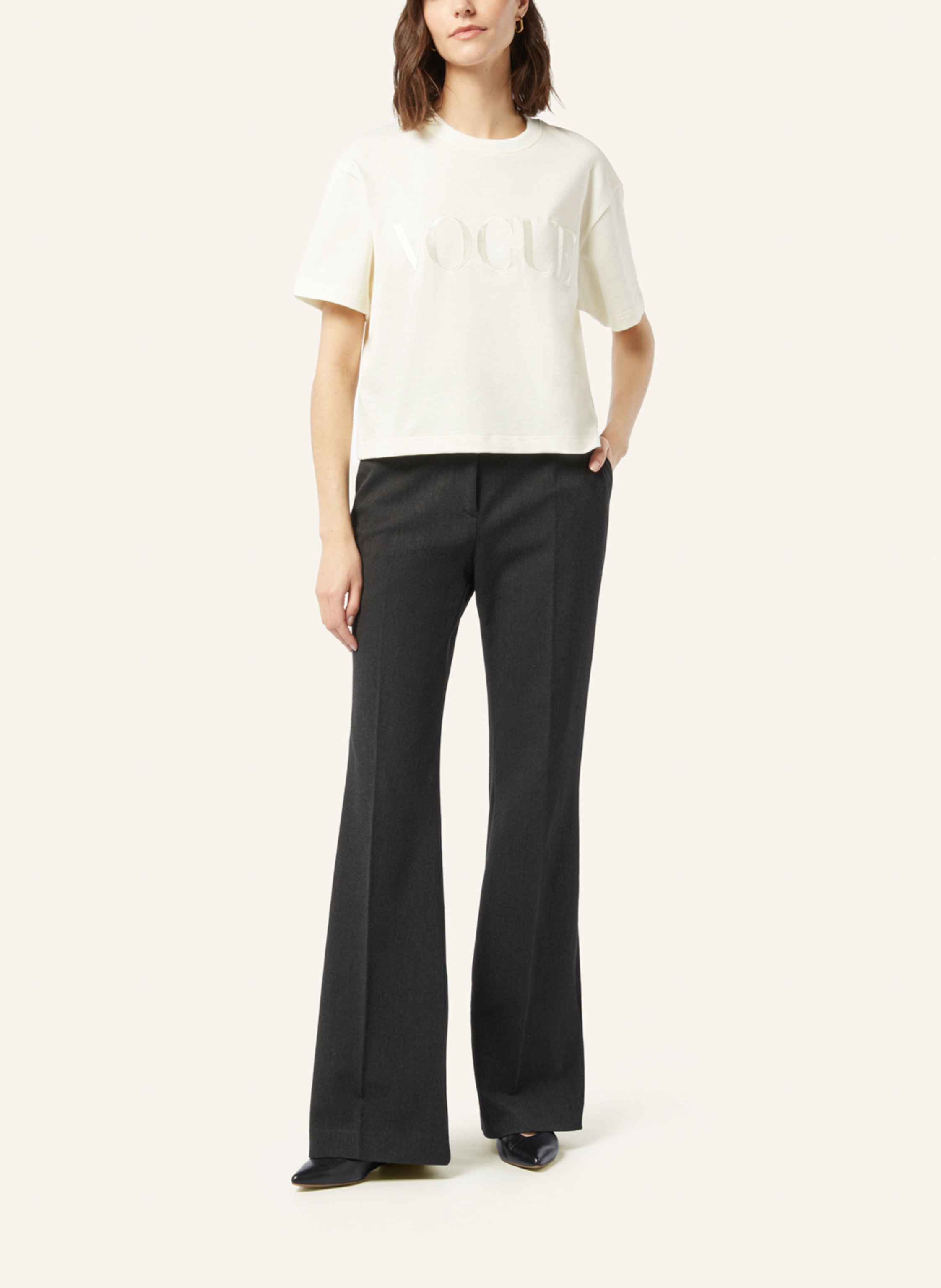 Thumbnail - Vogue Collection T-Shirt beige