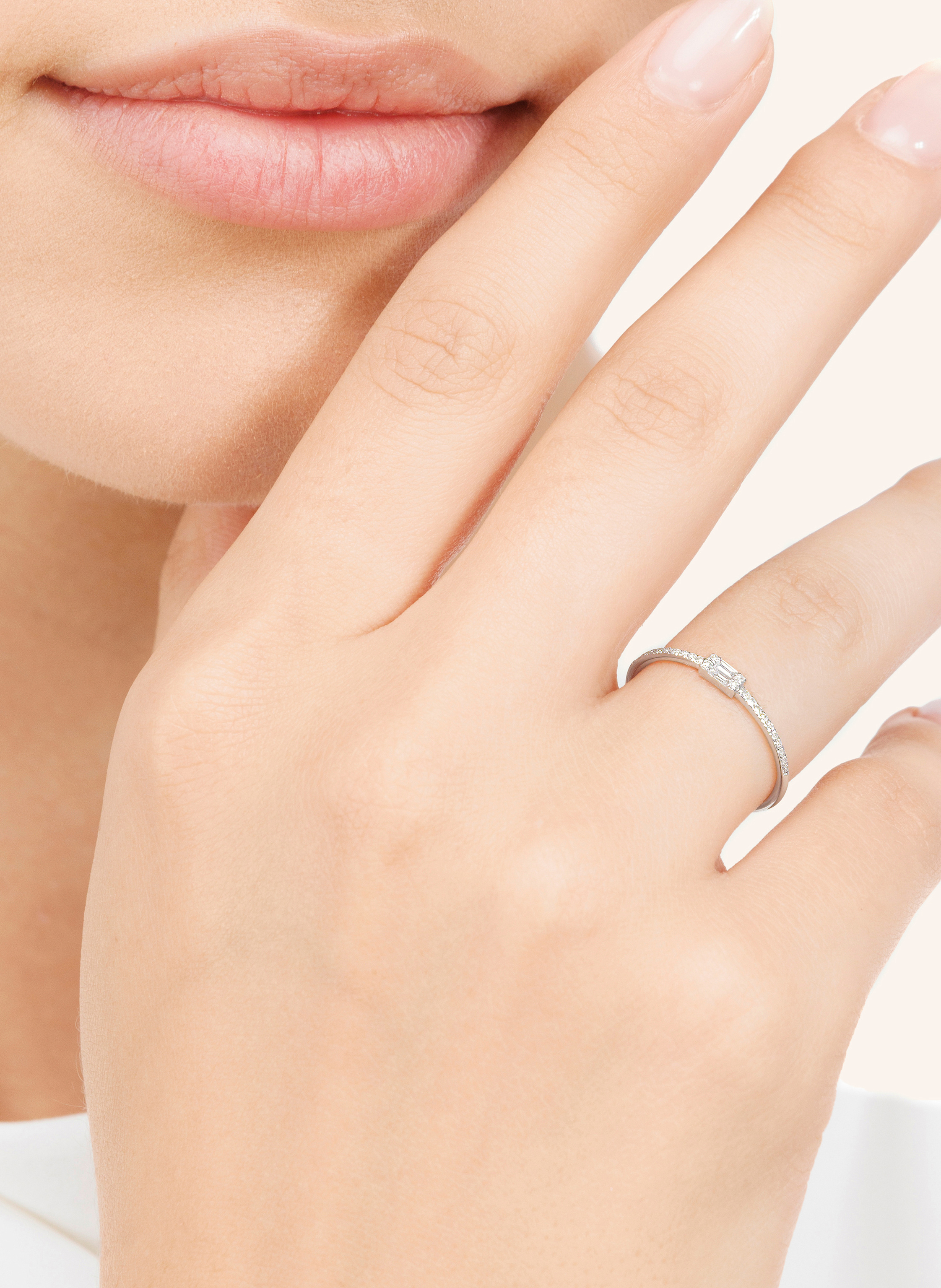 Thumbnail - Leaf Ring Tiny Baquette Aus 14 Karat Weißgold Mit Diamanten silber