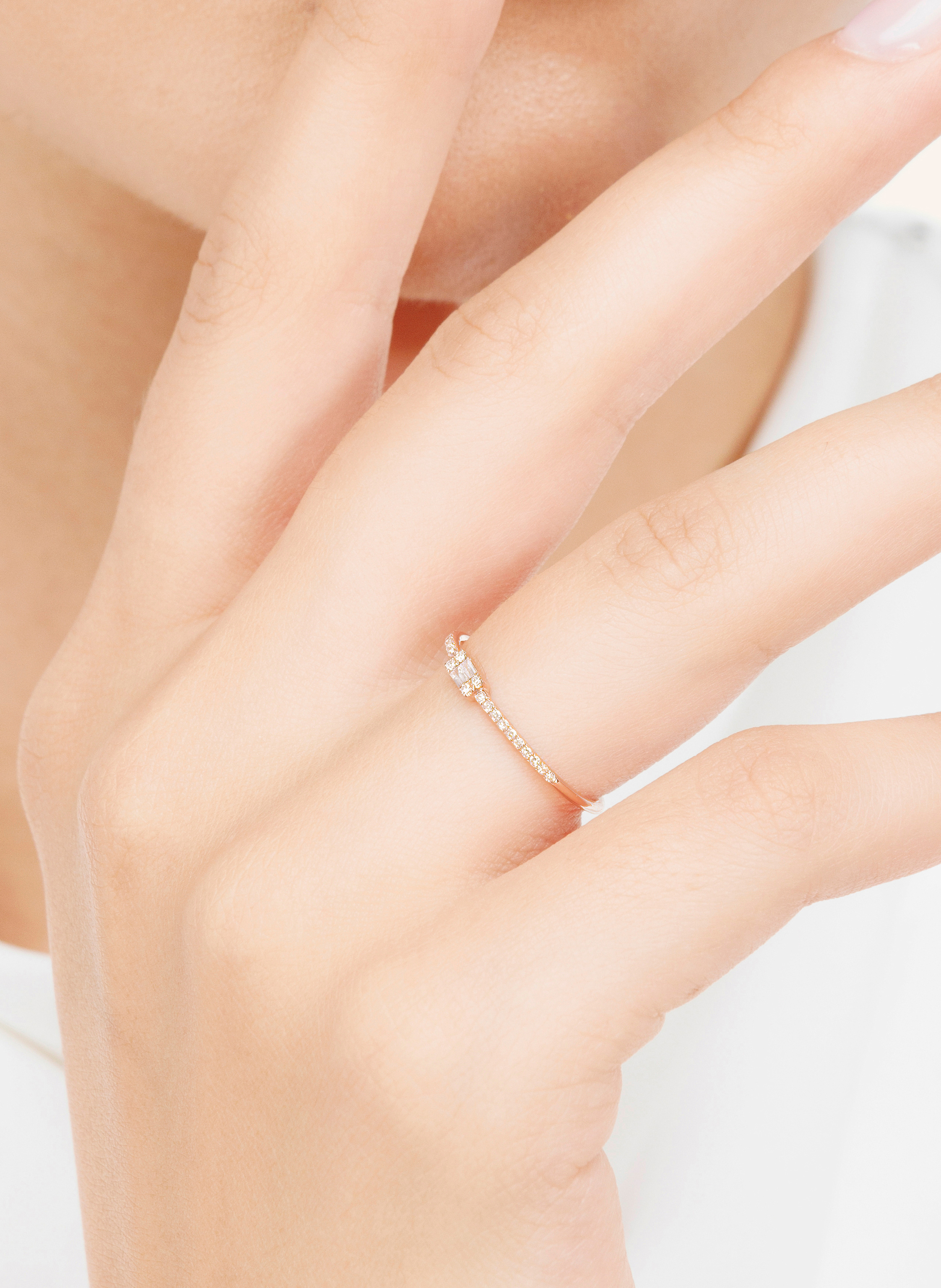 Thumbnail - Leaf Ring Tiny Baquette Aus 14 Karat Roségold Mit Diamanten rosegold