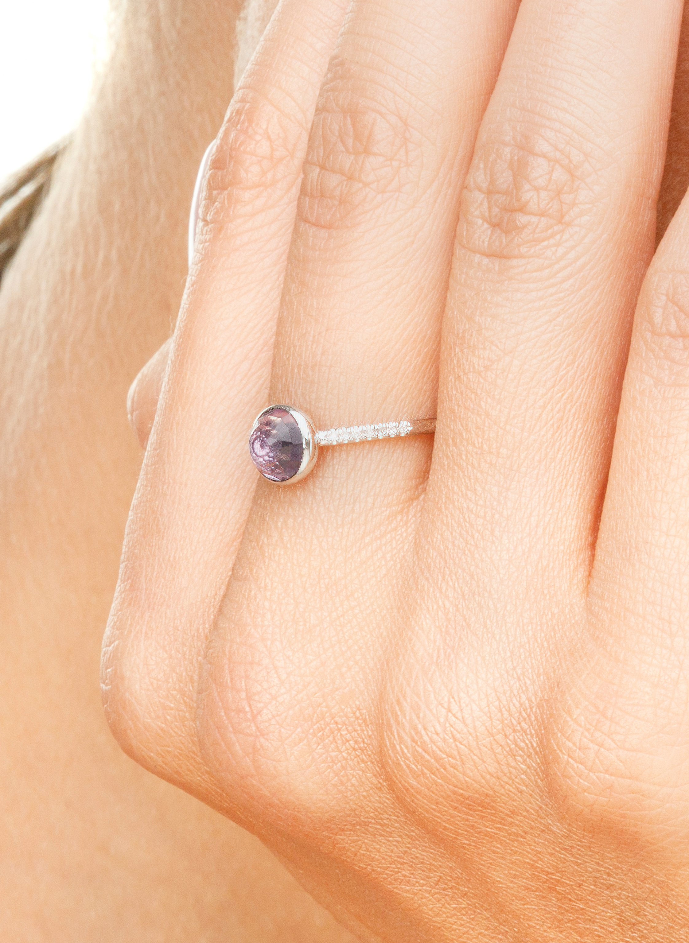 Thumbnail - Leaf Ring Amethyst Aus 14 Karat Werißgold Mit Diamanten silber
