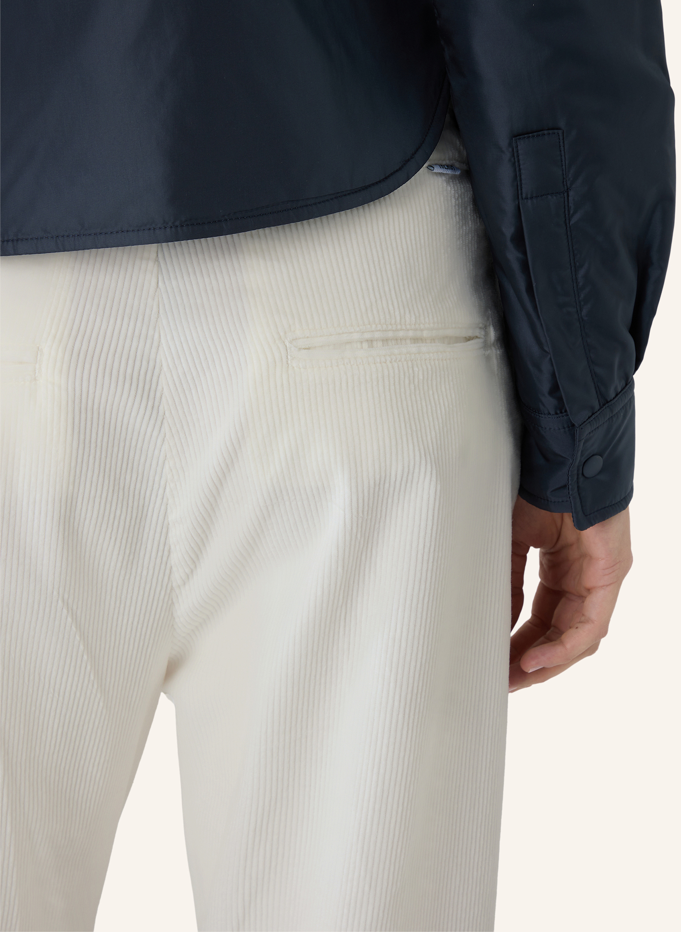 Thumbnail - The.Nim Standard Hose Chino Pince weiss