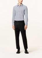 BOSS Koszula HANK PERFORMANCE slim fit, Kolor: BIAŁY/ CZARNY/ GRANATOWY (Obrazek 1)