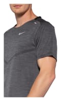 Nike Laufshirt DRI-FIT ADV TECHKNIT ULTRA, Farbe: GRAU (Bild 1)
