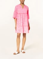 FRIEDA & FREDDIES Kleid aus Lochspitze mit 3/4-Arm, Farbe: NEONPINK (Bild 1)