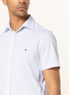 TOMMY HILFIGER Kurzarmhemd Slim Fit aus Jersey, Farbe: WEISS (Bild 1)