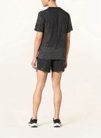 Nike T-Shirt DRI-FIT ADV RUN DIVISION TECHKNIT , Farbe: SCHWARZ/ DUNKELGRAU (Bild 1)