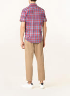 seidensticker Kurzarm-Hemd Casual Fit, Farbe: WEISS/ DUNKELBLAU/ ROT (Bild 1)