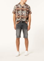 BOSS Jeansshorts TABER Tapered Fit, Farbe: 038 MEDIUM GREY (Bild 1)