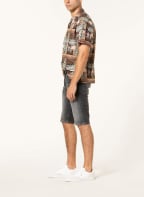 BOSS Jeansshorts TABER Tapered Fit, Farbe: 038 MEDIUM GREY (Bild 1)