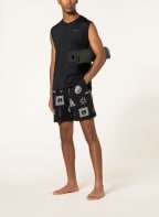 Nike Sweatshorts YOGA THERMA-FIT, Farbe: SCHWARZ/ WEISS (Bild 1)