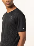 Nike Laufshirt DRI-FIT RUN DIVISION RISE 365, Farbe: SCHWARZ/ DUNKELGRAU (Bild 1)
