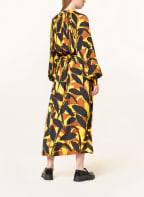 MARC CAIN Satinkleid mit Plissees, Farbe: 436 saffron yellow (Bild 1)
