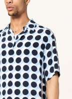 SANDRO Kurzarm-Hemd Slim Fit , Farbe: HELLBLAU/ DUNKELBLAU/ WEISS (Bild 1)