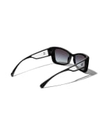 CHANEL Rechteckige Sonnenbrille, Farbe: C501S654 BLACK (Bild 1)