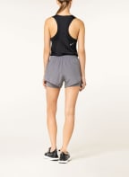 Nike 2-in-1 Laufshorts 2-IN-1 RUNNING mit Mesh-Einsatz, Farbe: GRAU (Bild 1)