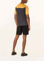 On Running shirt PERFORMANCE-T made of mesh, Color: DARK YELLOW/ BLACK (Image 1)