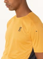On Running shirt PERFORMANCE-T made of mesh, Color: DARK YELLOW/ BLACK (Image 1)