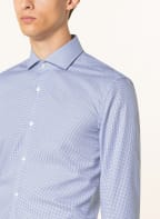 BOSS Hemd HANK PERFORMANCE Slim Fit , Farbe: BLAU/ WEISS (Bild 1)