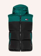 TOMMY JEANS Steppweste ALASKA mit abnehmbarer Kapuze, Farbe: GRÜN/ SCHWARZ (Bild 1)