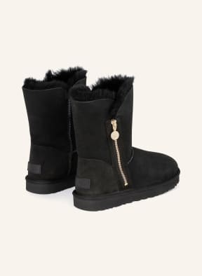 UGG Boots BAILEY ZIP SHORT, Farbe: SCHWARZ (Bild 1)