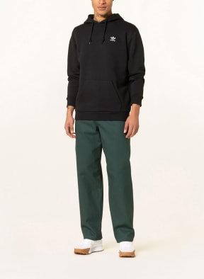 adidas Originals Chinosy ADICOLOR CONTEMPO loose fit, Kolor: CIEMNOZIELONY (Obrazek 1)