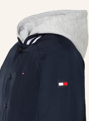TOMMY HILFIGER Blouson mit abnehmbarer Kapuze, Farbe: DUNKELBLAU (Bild 1)