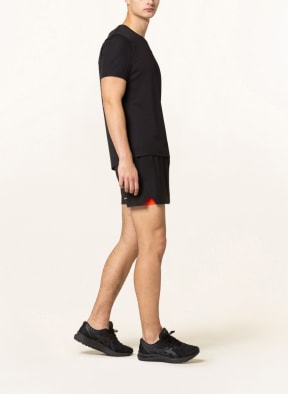 ASICS 2-in-1 running shorts ROAD , Color: BLACK (Image 1)