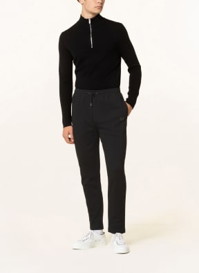 FRED PERRY Track Pants mit Galonstreifen, Farbe: SCHWARZ (Bild 1)