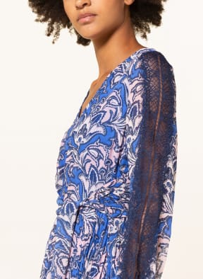 Phase Eight Kleid CLAUDIA in Wickeloptik, Farbe: BLAU (Bild 1)