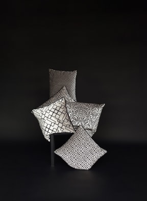 ROHLEDER Decorative cushion QUANTUM with down filling, Color: LIGHT GRAY/ BLACK (Image 1)