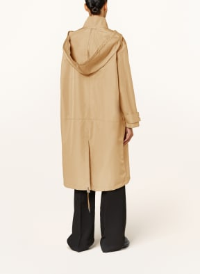 Burberry store white raincoat