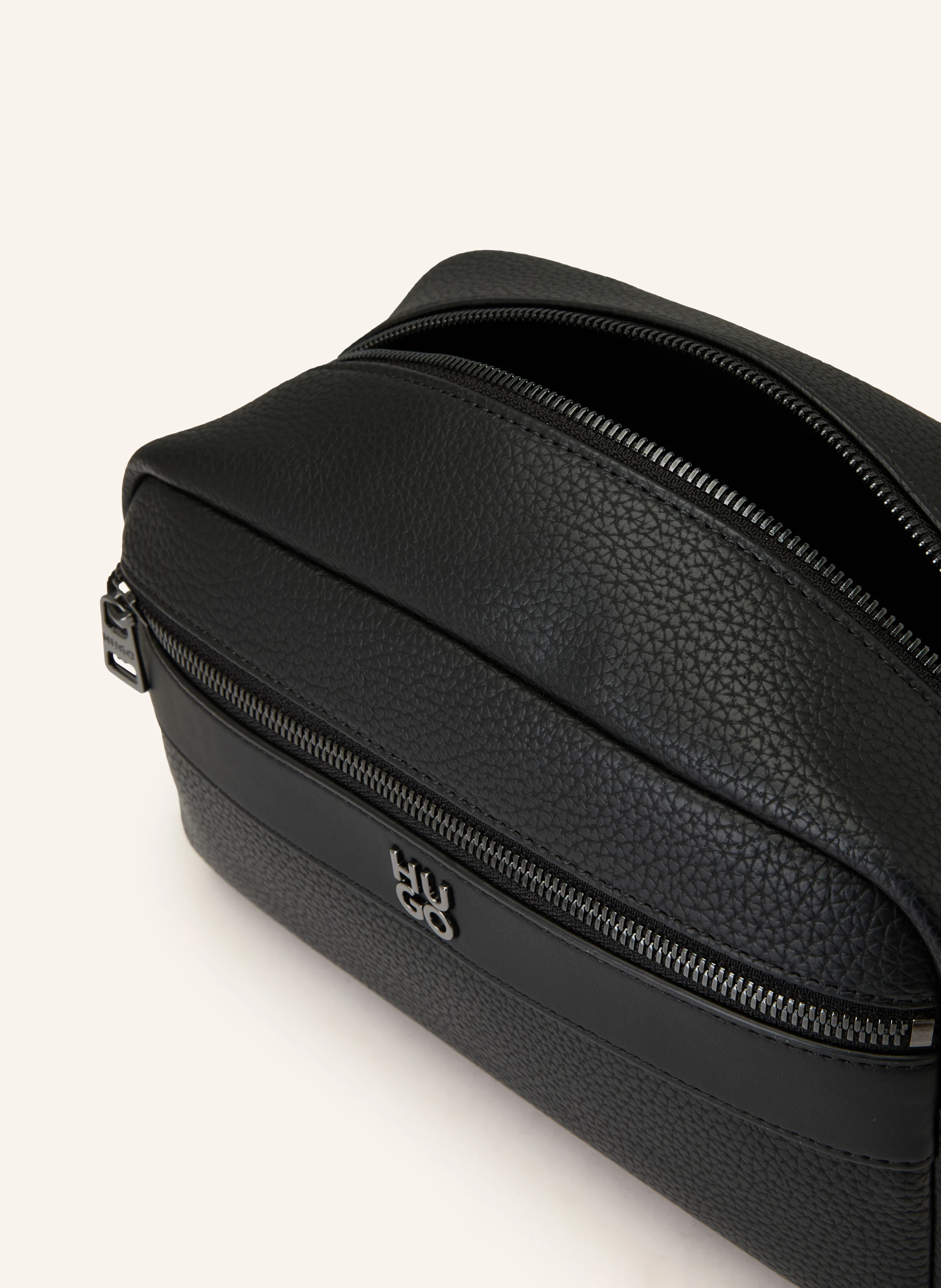 HUGO QUANTIC toiletries bag: BLACK