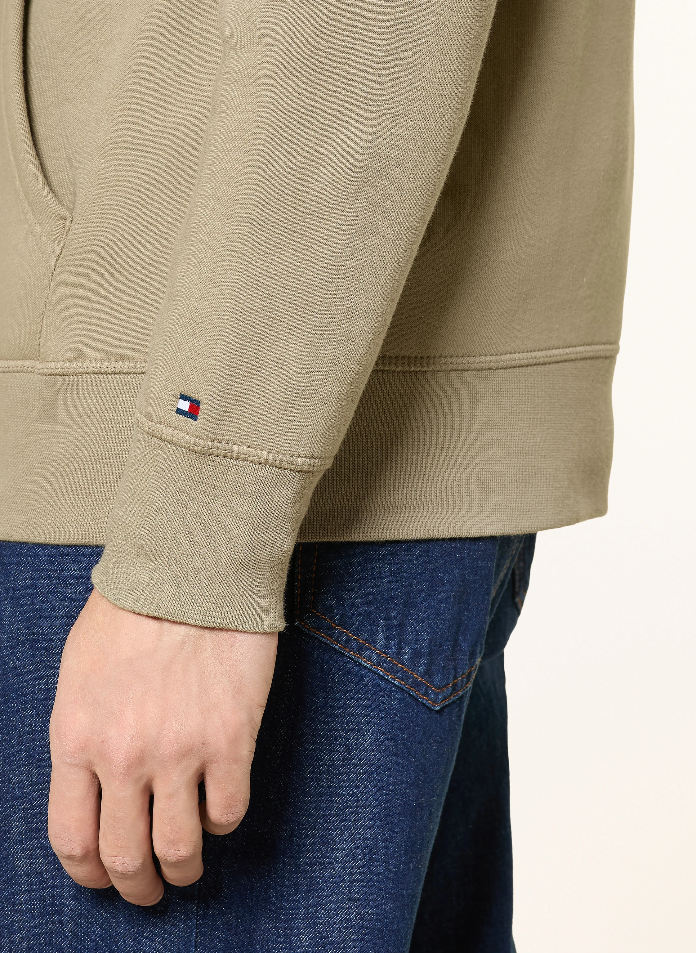 TOMMY HILFIGER Hoodie: OLIVE