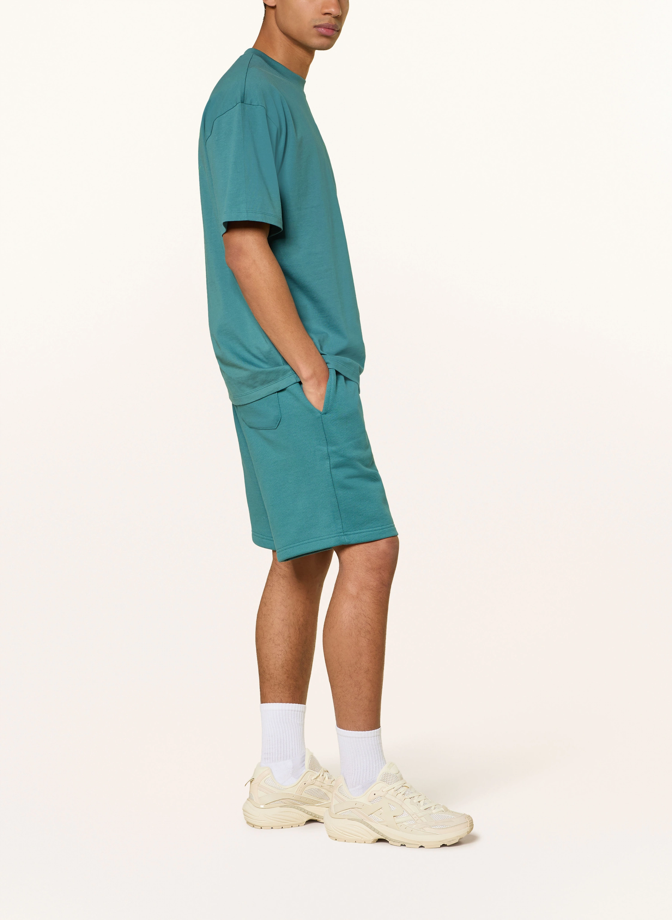 HUGO Sweat shorts NOMARIO: TEAL