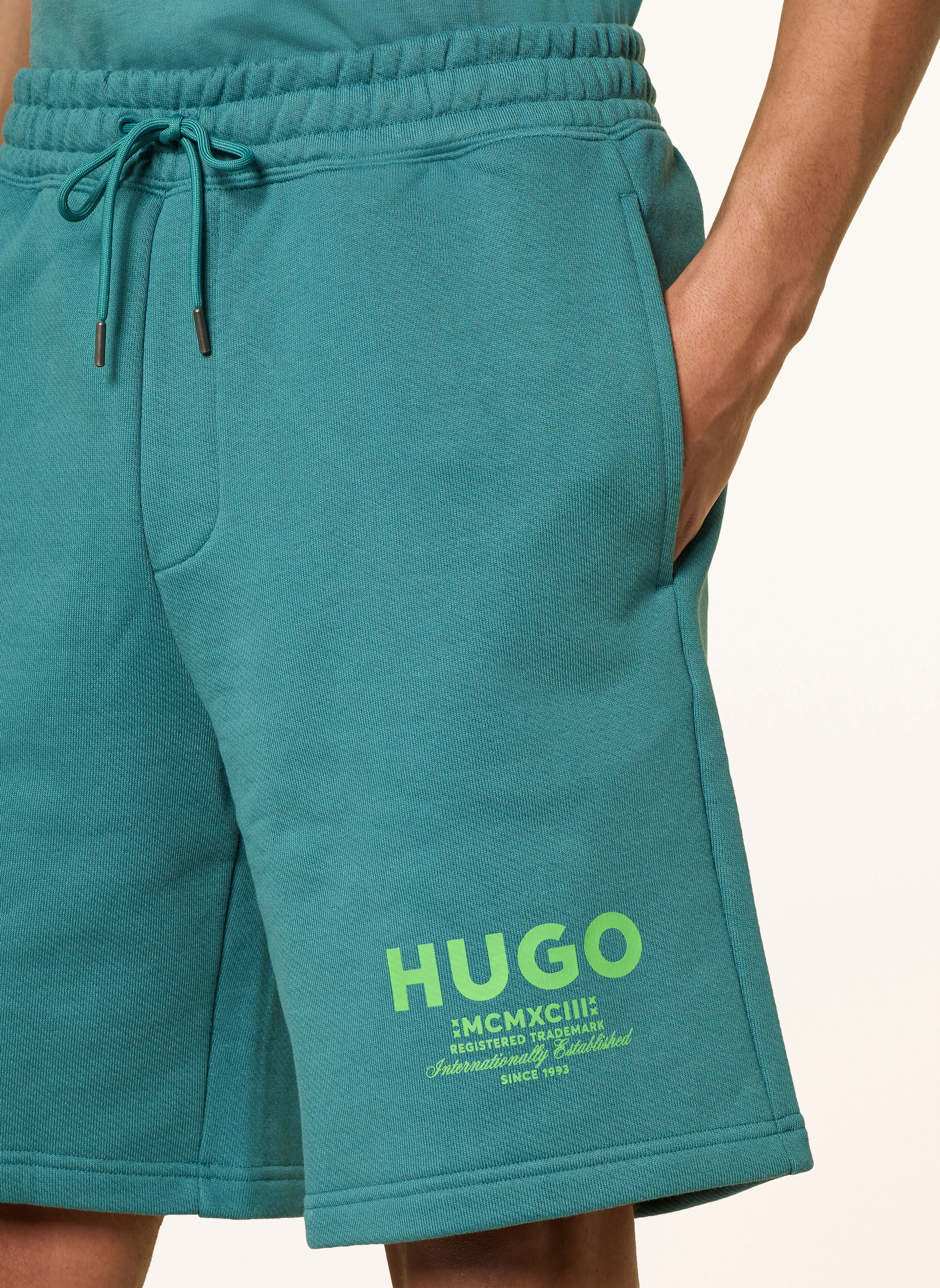 HUGO Sweat shorts NOMARIO: TEAL