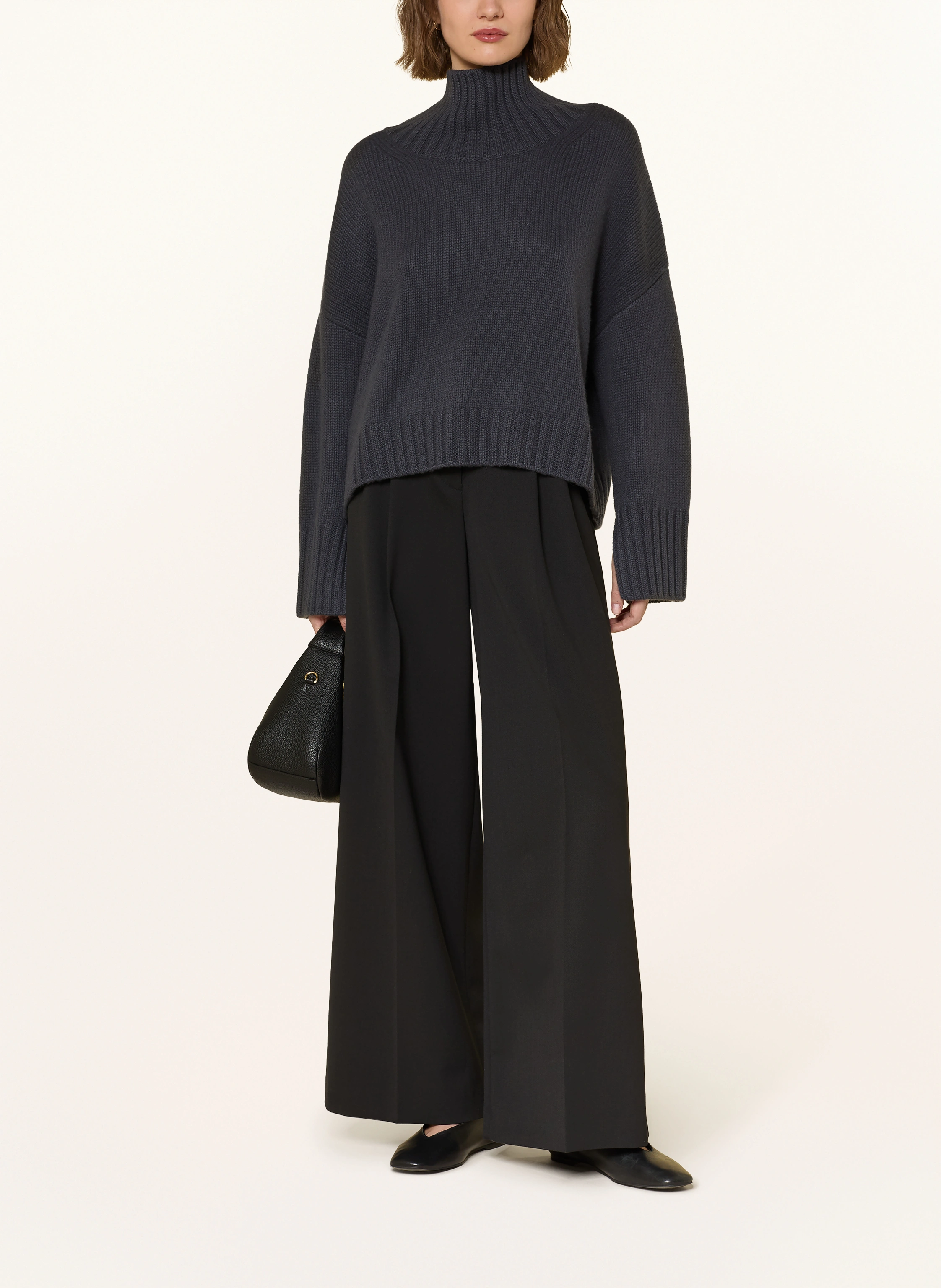 SOFT GOAT Turtleneck sweater in cashmere: DARK GRAY