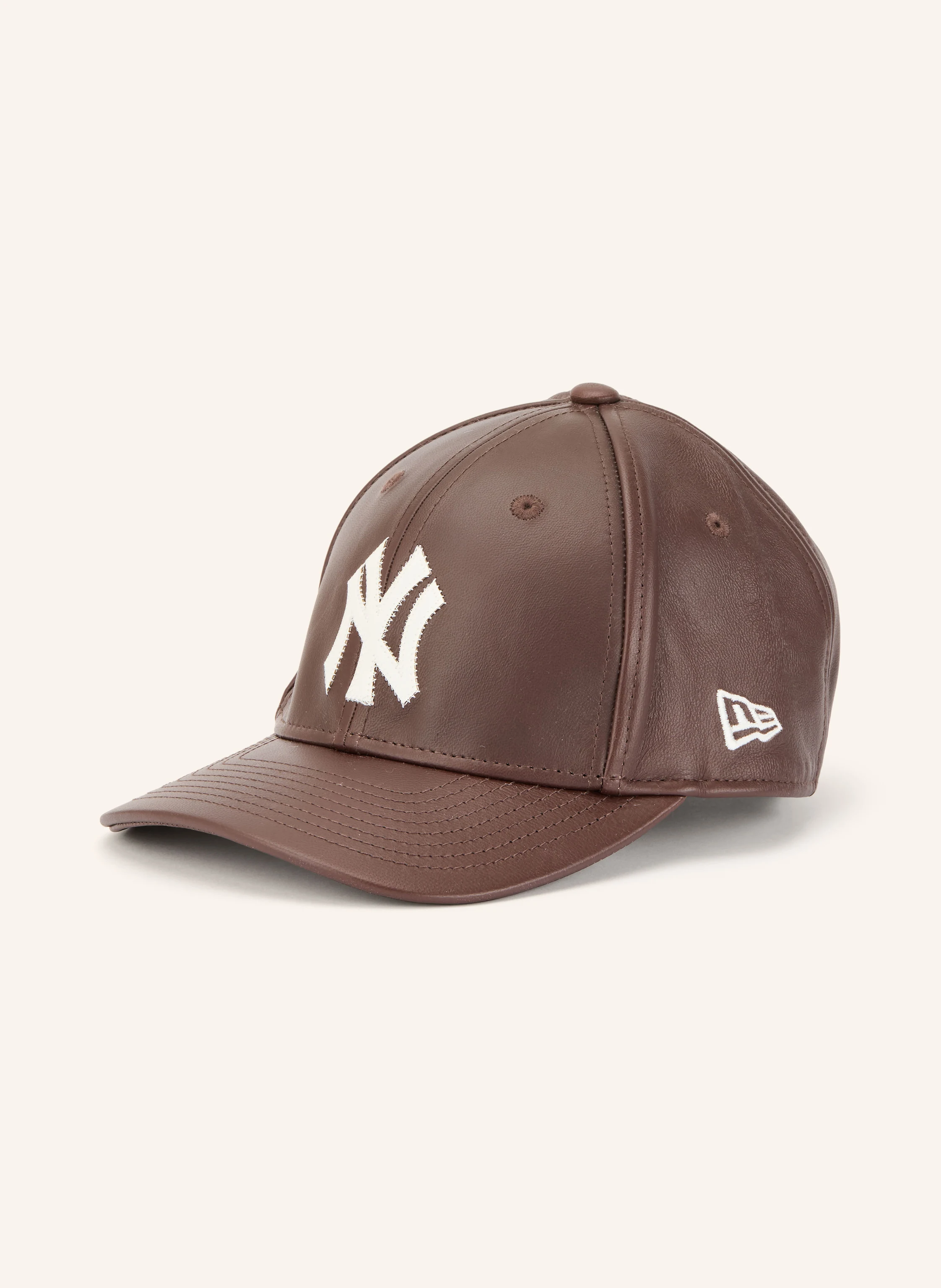 NEW ERA Cap IMG LEATHER 9FORTY® in dark brown / white