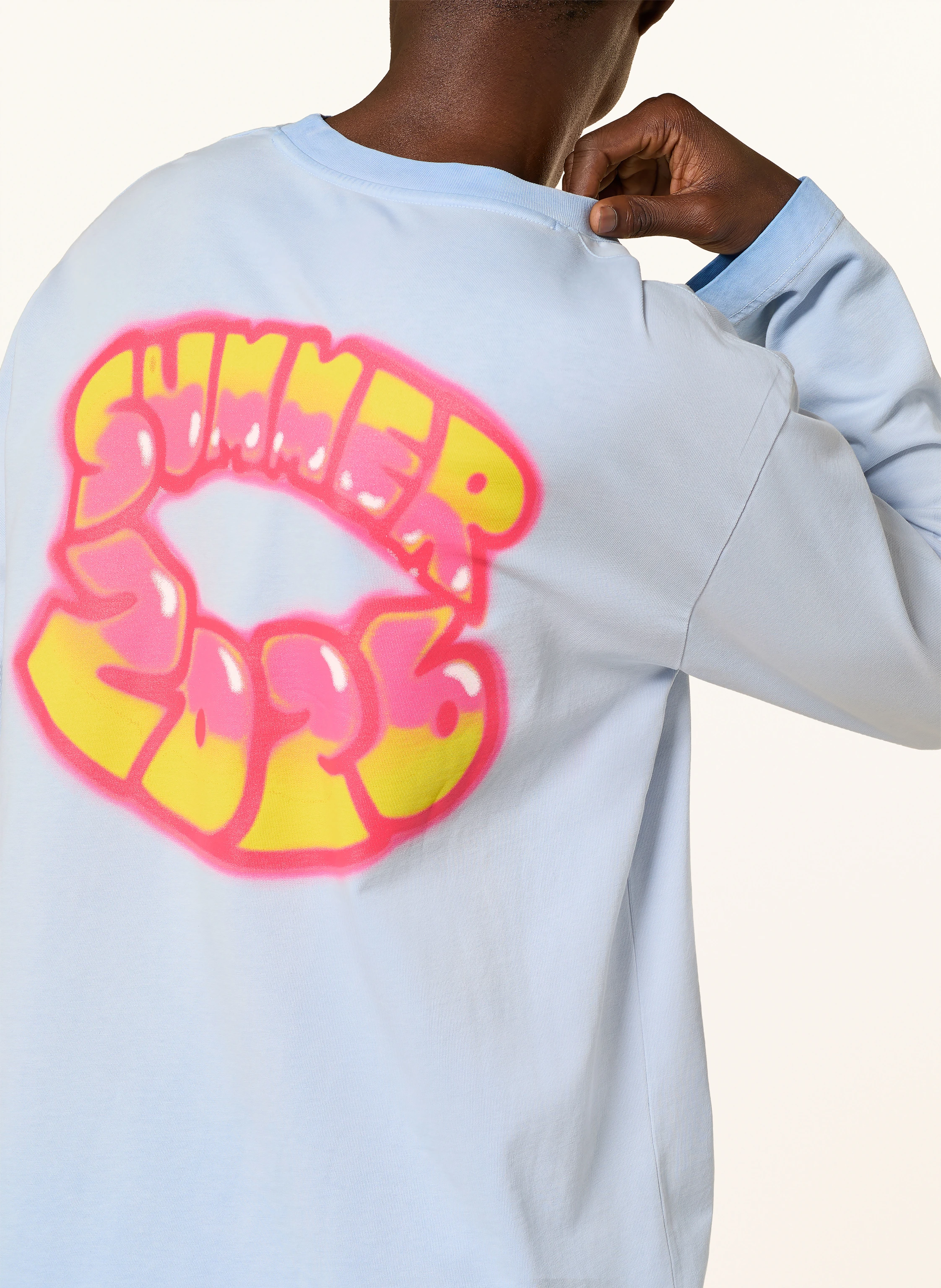 FLÂNEUR Oversized long-sleeved shirt AIRBRUSH SUMMER: LIGHT BLUE / NEON RED / YELLOW