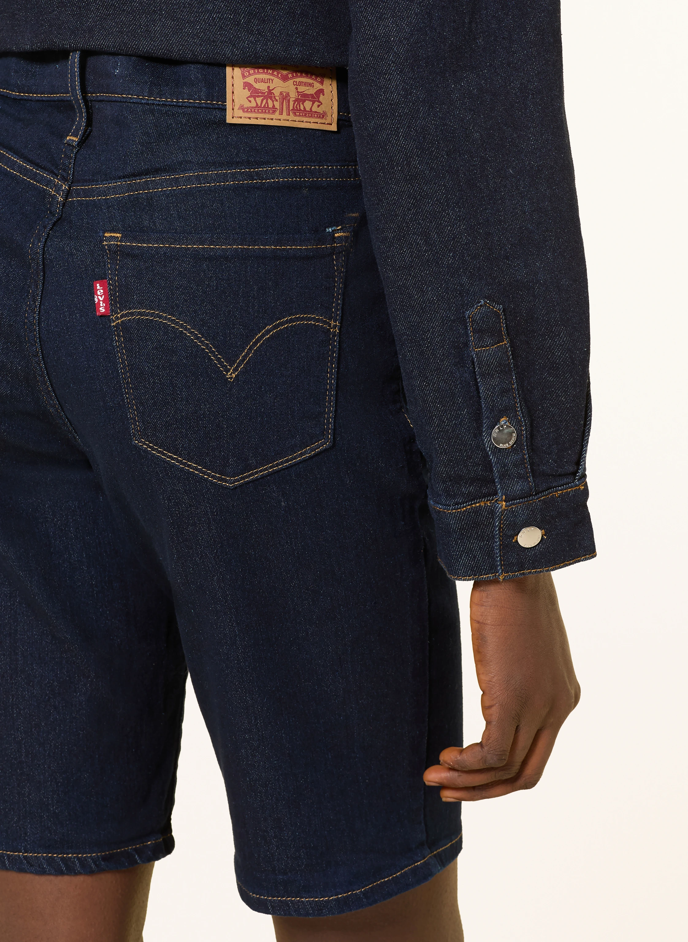 Levi's® Jeans Bermuda shorts SHAPING BERMUDA: 05 Dark Indigo - Flat Finish