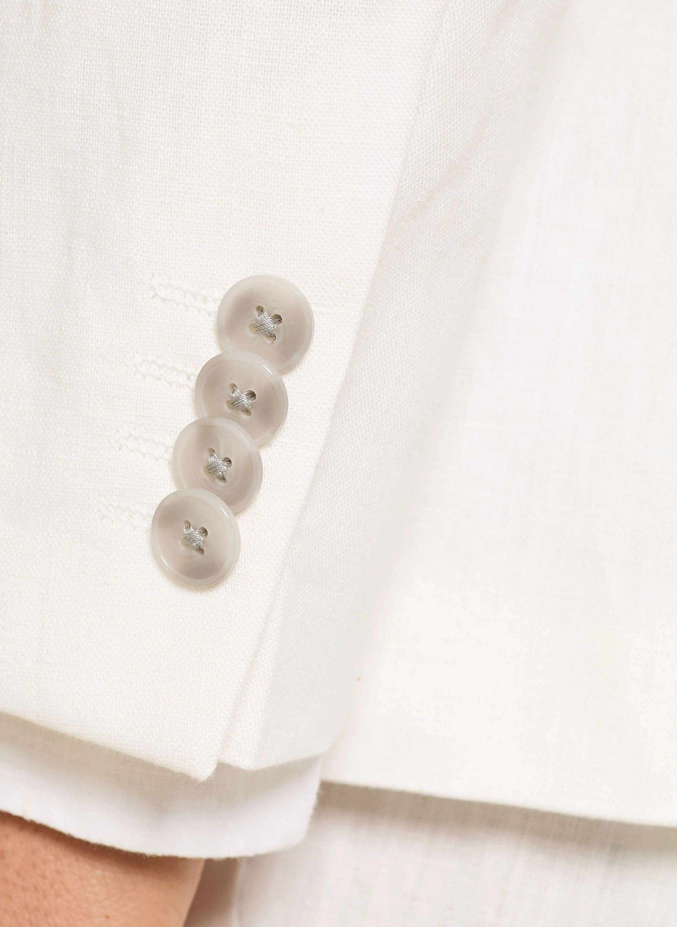 HUGO HENRY/GETLIN Slim Fit Suit: WHITE