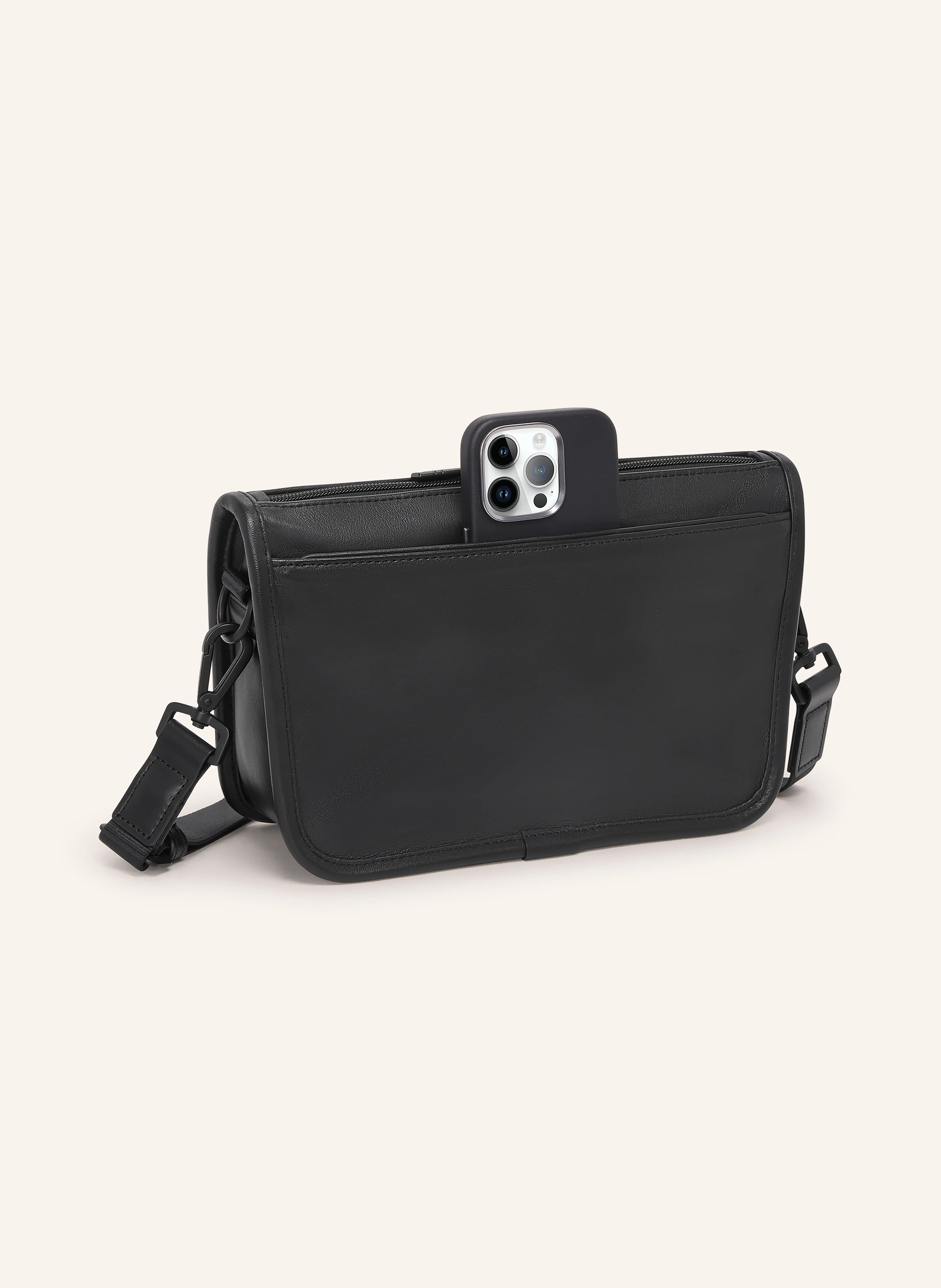 TUMI ALPHA shoulder bag CONVERTIBLE CLUTCH in black