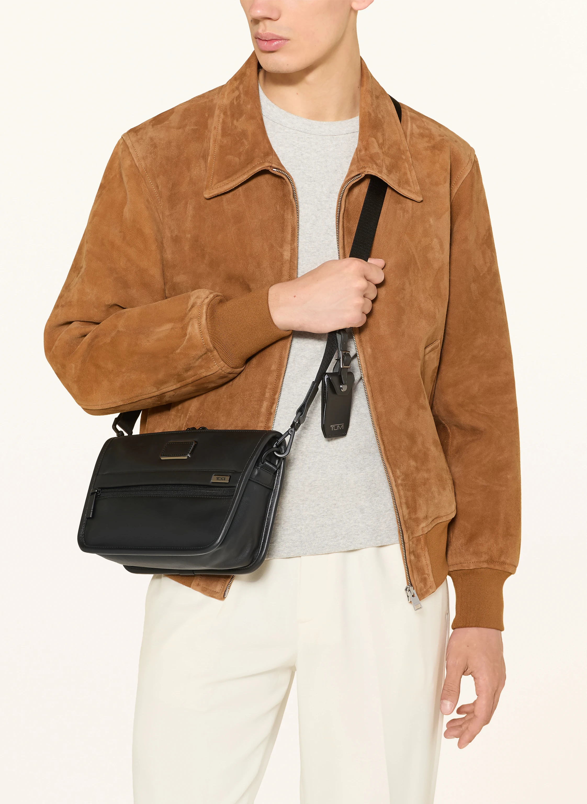 TUMI ALPHA shoulder bag CONVERTIBLE CLUTCH in black