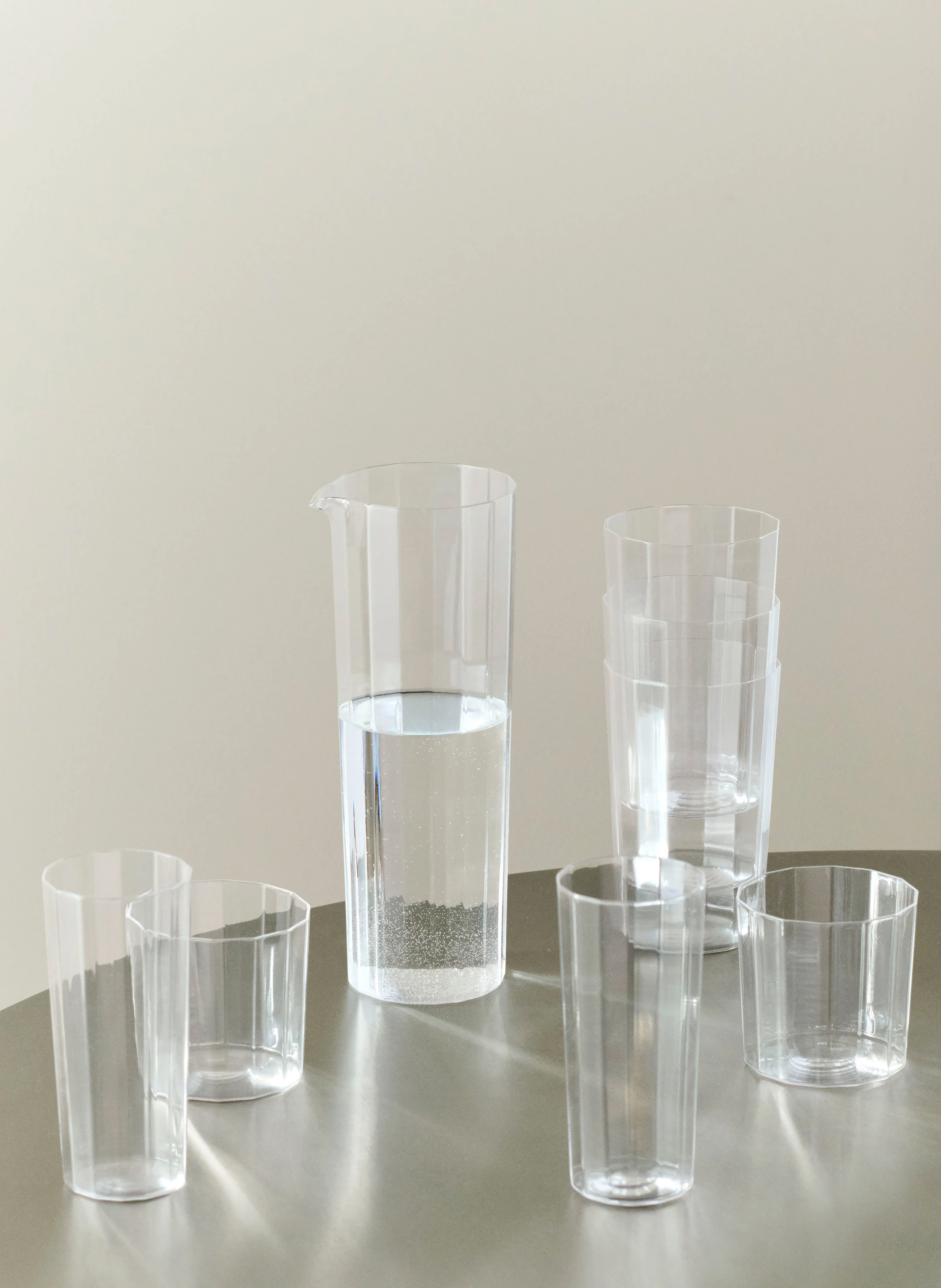 HAY Karaffe ANGLE Volumen: 900 ml in weiss