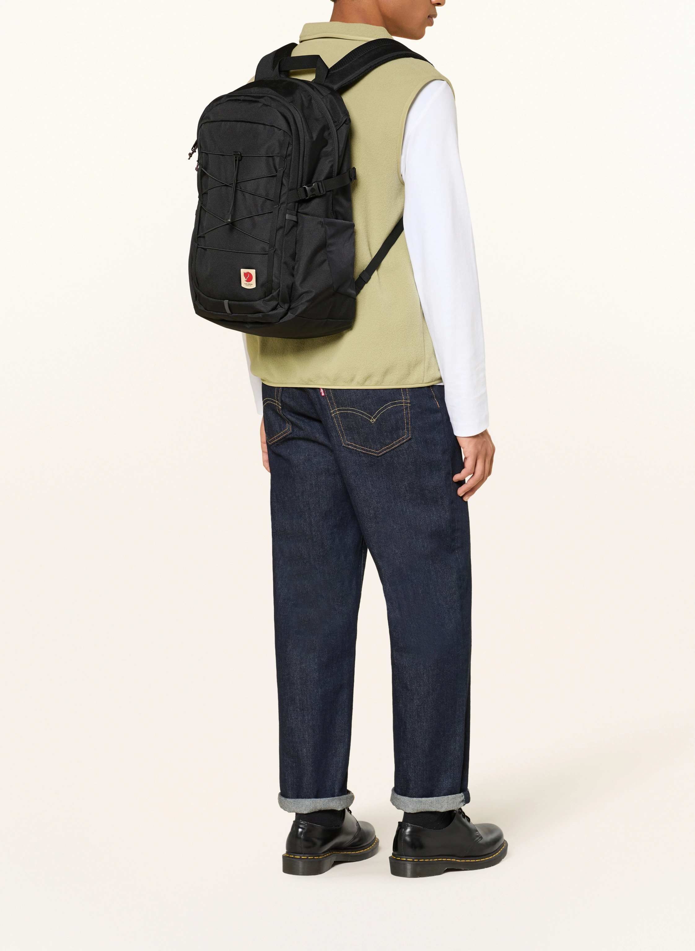 FJÄLLRÄVEN SKULE 28 l backpack with laptop compartment in black