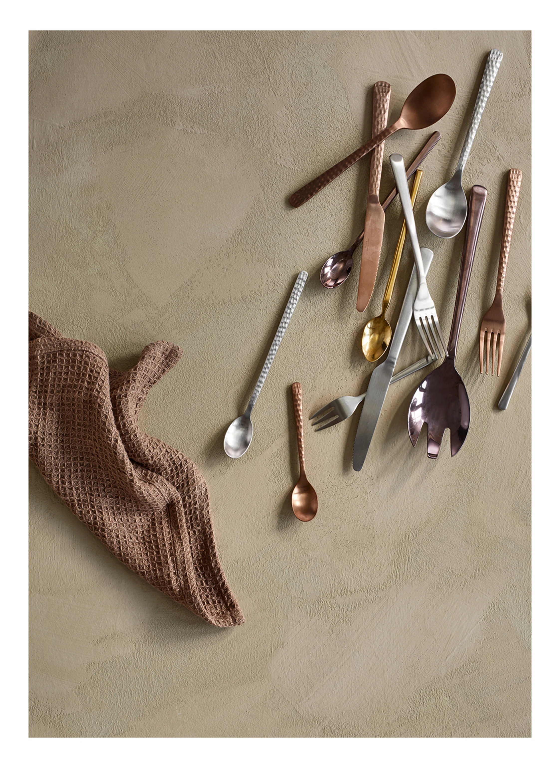 BROSTE COPENHAGEN 16-delars bestickset HUNE: ROSÉGULD